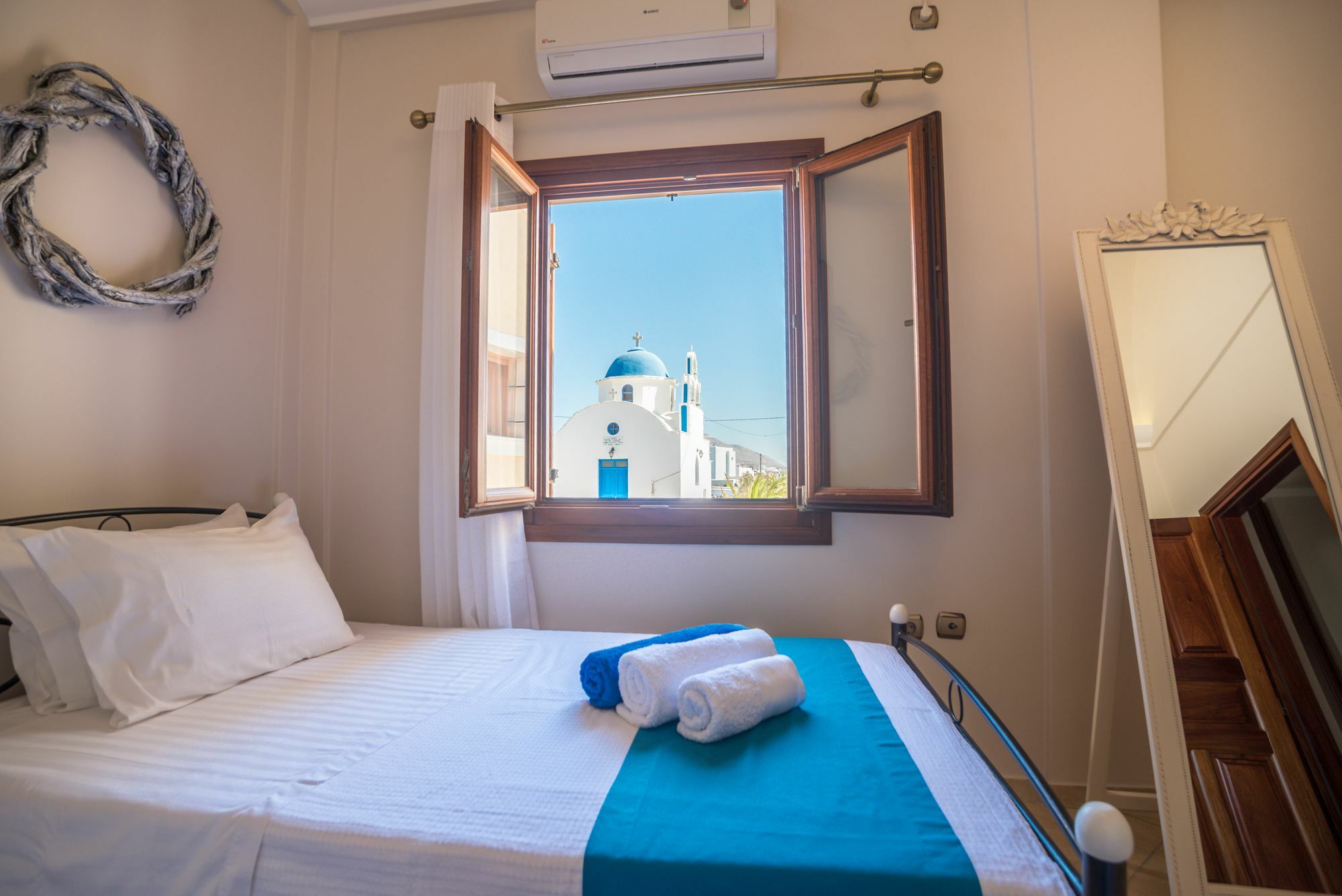 Vineyard Exclusive Suites Akrotírion エクステリア 写真